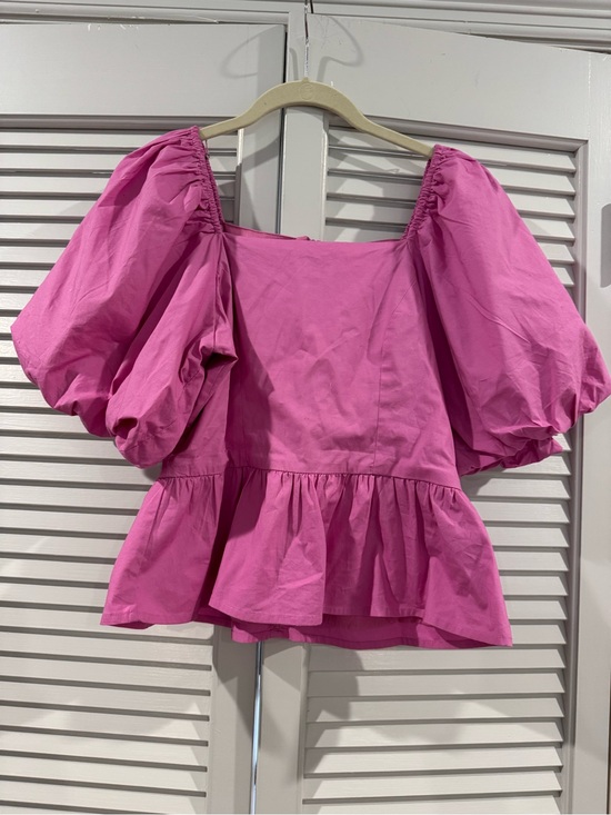 Rachel Parcell Tops - Rachel Parcell Hot Pink Puff Sleeve Peplum Top
